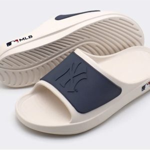 DÉP MLB NỘI ĐỊA QUAI CAO SU KEM LOGO NY XANH (SS23TT001)