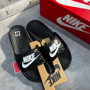 DÉP NIKE BENASSI “BLACK DIAMOND PATTERN” – KIM CƯƠNG ĐEN
