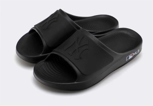 DÉP MLB NỘI ĐỊA QUAI CAO SU ĐEN FULL (SS23TT002)
